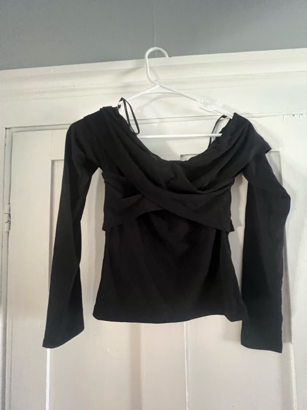 Forever 21 Black Off-Shoulder Long Sleeve Top